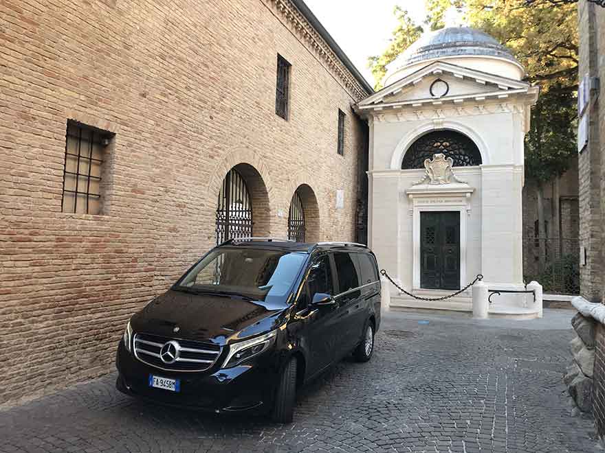 801 Auto con conducente NCC Ravenna